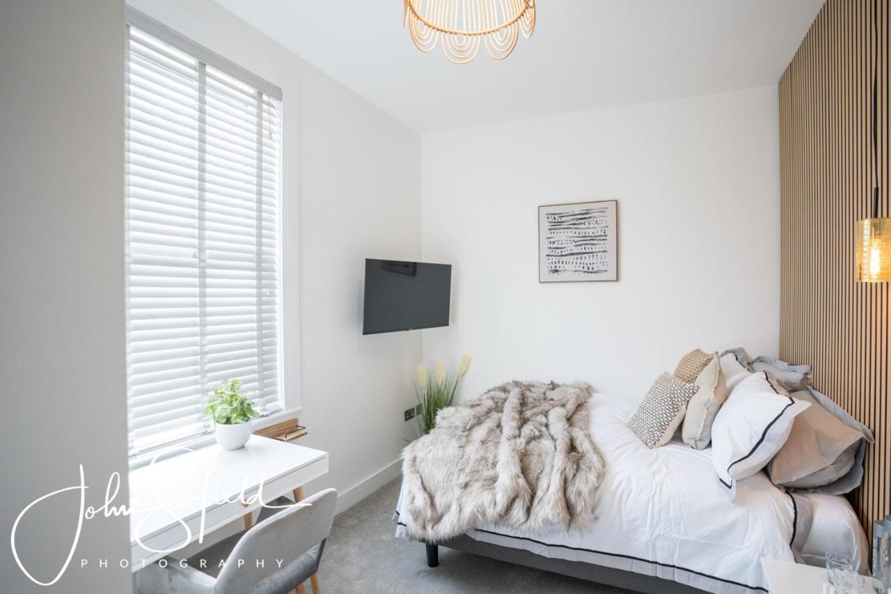 Boutique Nights Aparthotel WTA-toernooi van WTA-toernooi van Eastbourne Buitenkant foto